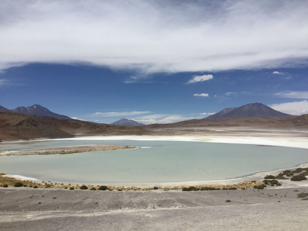 Salar de Uyuni y lagunas menores en tour de 2 días